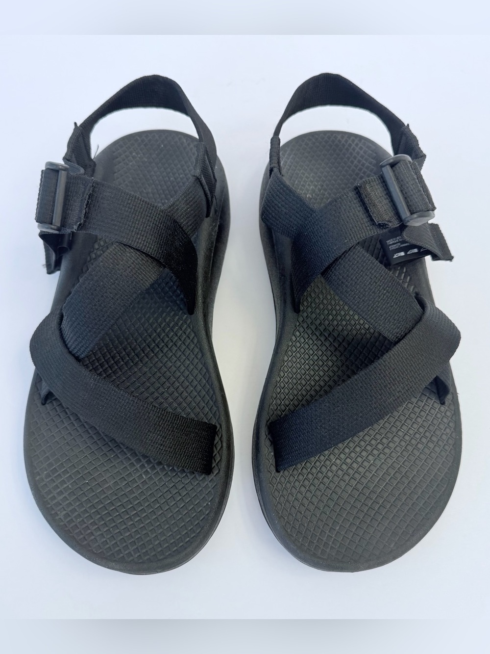 Chaco Men’s Z/1 classic adjustable strap solid black sandals, size 8